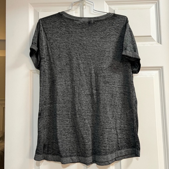 SHORT SLEEVE V NECK BLACK TSHIRT - Picture 2 of 3